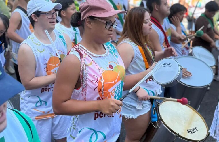 Bloco Percussomos do Amor ressalta inclusão no carnaval de Niterói