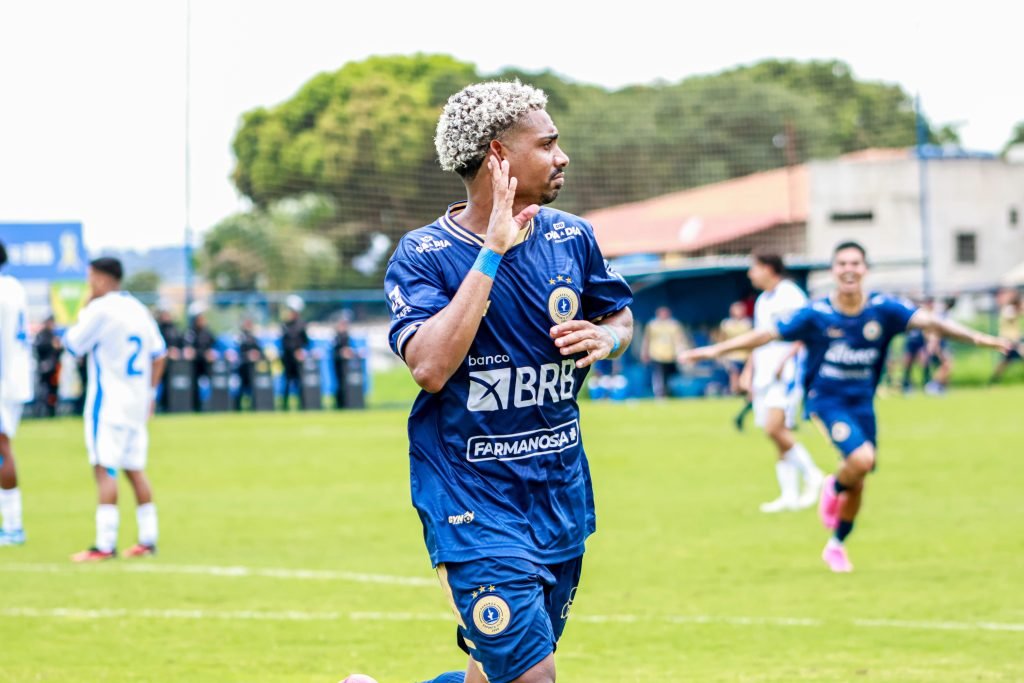 Candangão: 9 gols e 3 viradas na vitória do Paranoá sobre o Real Brasília 