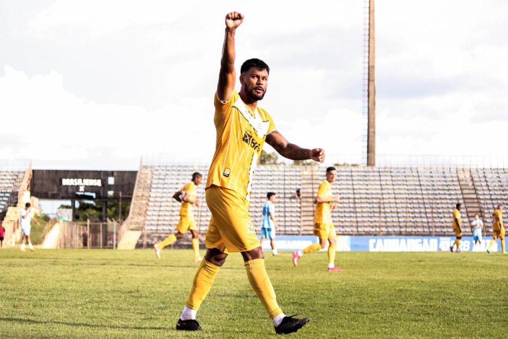 Candangão: com 2 gols de Tarta, Brasiliense vence ARUC e vai a vice