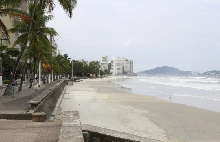 Carnaval: bombeiros salvam 348 vítimas de afogamento no litoral de SP
