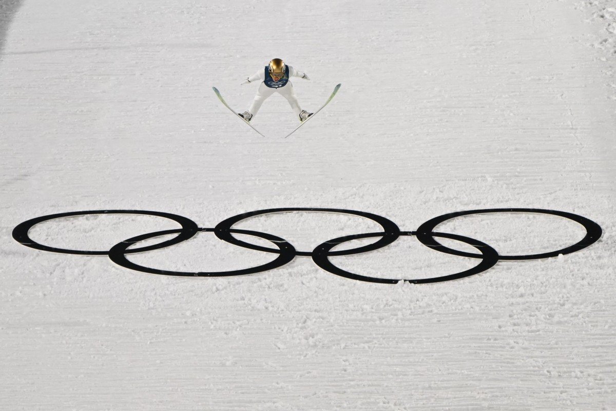 Chama olímpica chega a Milão a um dia da abertura dos Jogos de Inverno