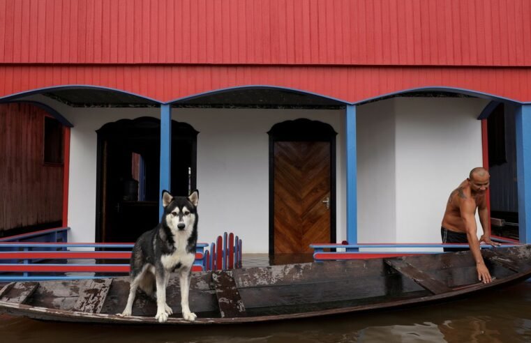 Cheia de rios amazônicos deixa 35 cidades em alerta e emergência