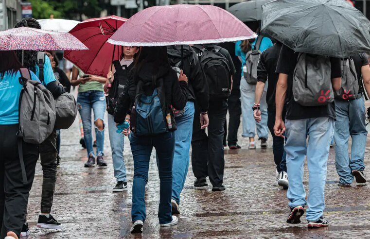 Chuvas intensas atingem país; Inmet emite alerta para tempestade no RS