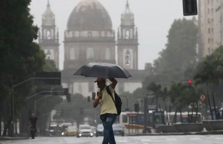 Chuvas intensas no Rio de Janeiro levam ao acionamento da Marinha