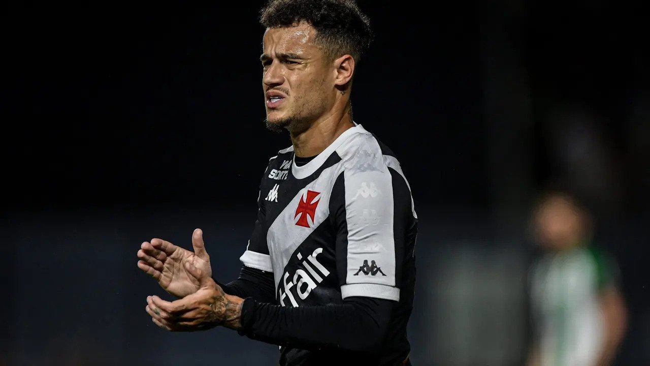 Coutinho diz ao Vasco que quer rescindir contrato
