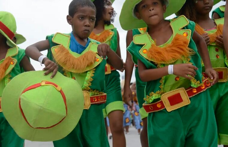 Escolas de samba mirins desfilam nesta sexta na Marquês de Sapucaí