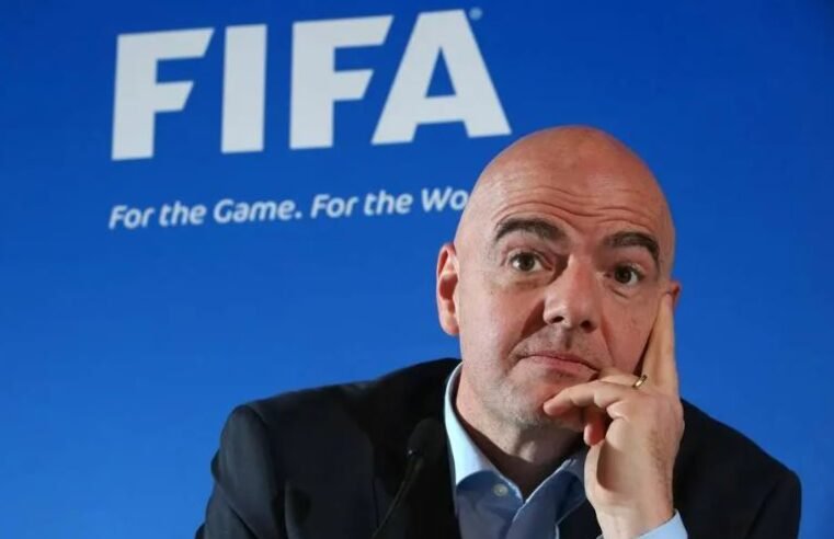 Infantino diz à AFP que está ‘muito tranquilo’ com México como sede da Copa