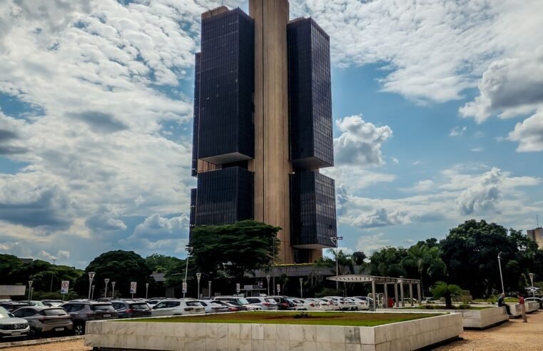 Juros subiram para famílias e empresas em janeiro, mostra BC