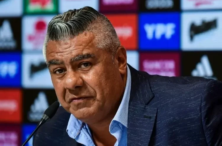 Justiça proíbe presidente da AFA de deixar Argentina por suposta sonegação fiscal