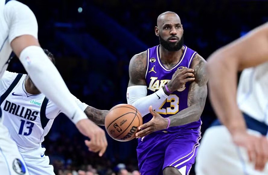 LeBron destaca foco nos Lakers e despista sobre aposentadoria: ‘Quando souber, vocês saberão’