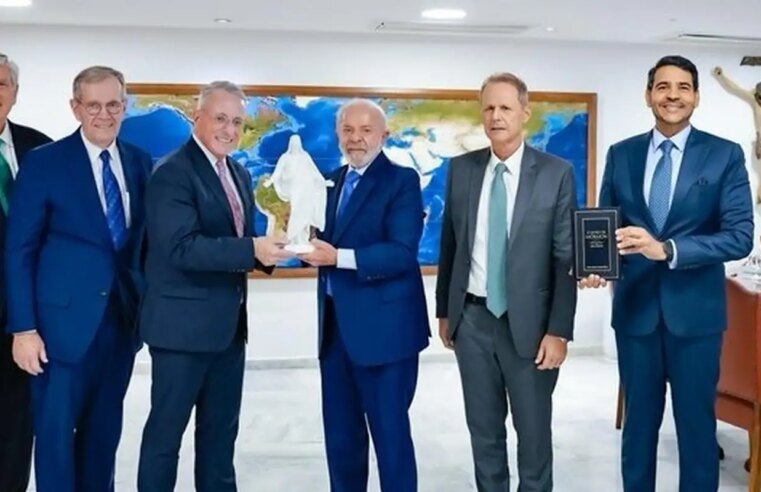 Lula recebe líderes mórmons dos EUA no Palácio do Planalto