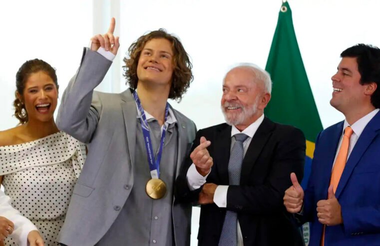 Lula recebe medalhista Lucas Pinheiro e anuncia mudanças na Lei de Incentivo ao Esporte