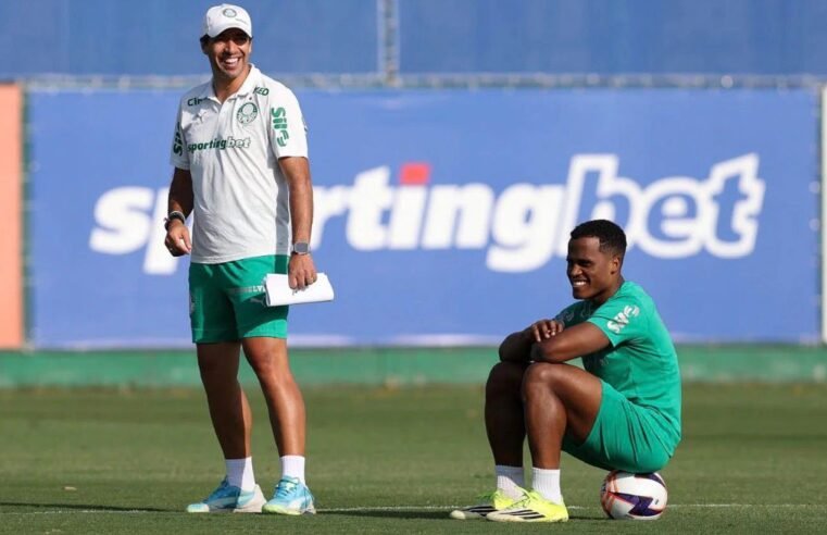 Palmeiras: Arias treina com elenco pela 1ª vez e estreia só depende de Abel