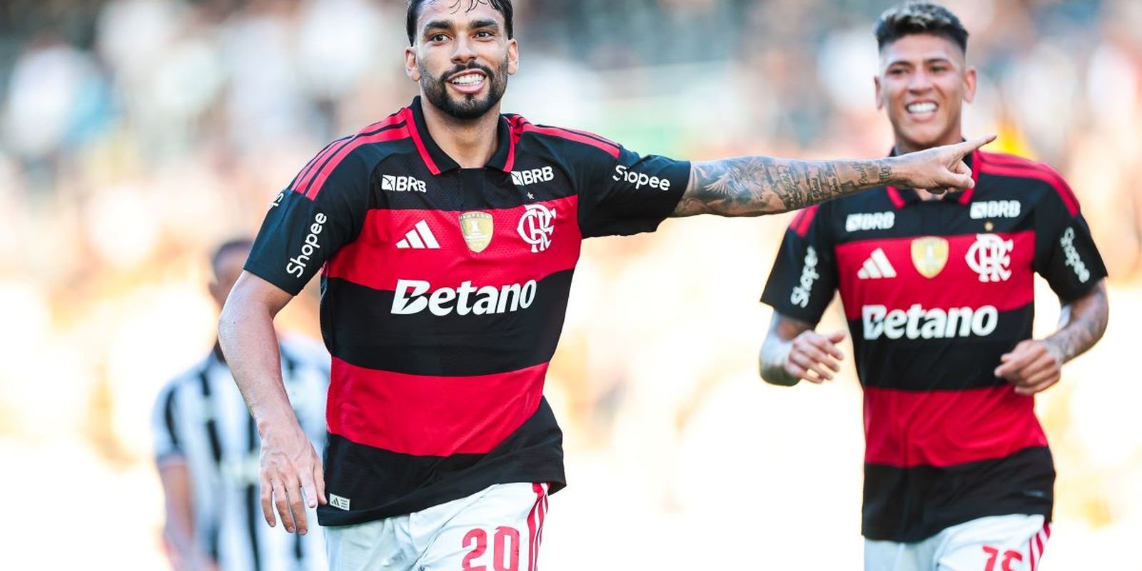 Paquetá desencanta, Flamengo vence Botafogo e vai à semi do Carioca