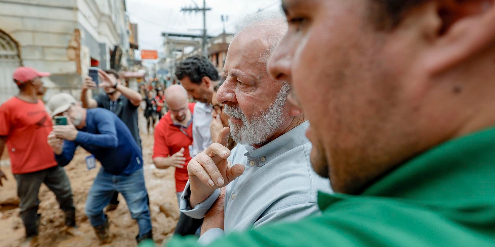 Perdas materiais serão recuperadas, diz Lula em visita a Minas Gerais