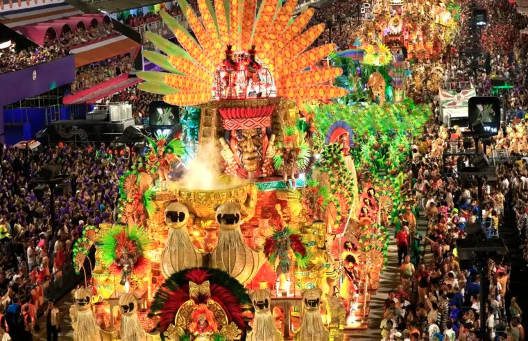 Princípio de incêndio atinge barracão da Grande Rio