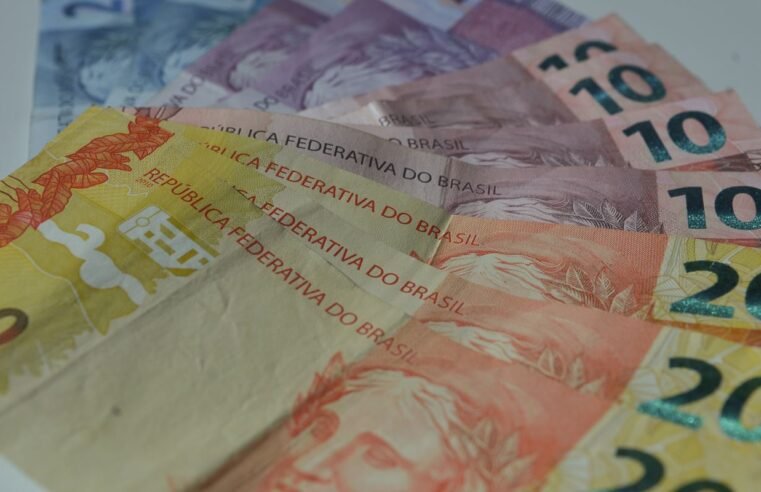 Renda domiciliar per capita chega a R$ 2.316 em 2025, diz IBGE