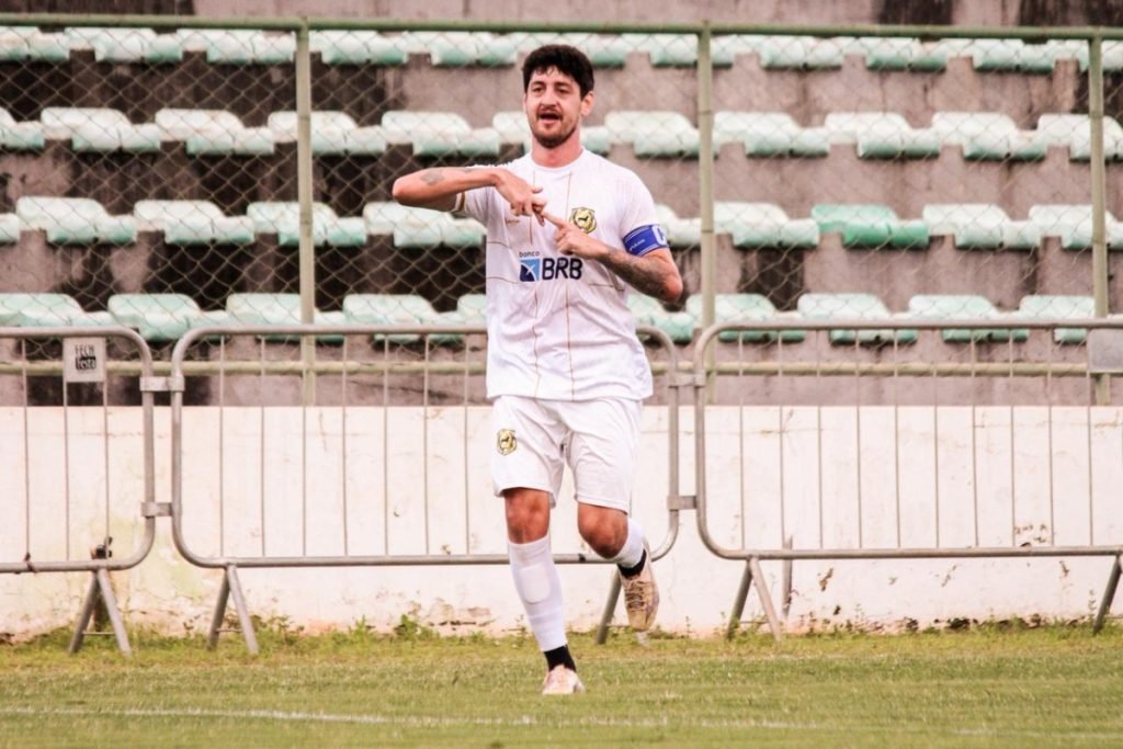 Samambaia vence o Paranoá por 6 a 0 na maior goleada do Candangão e avança à semifinal