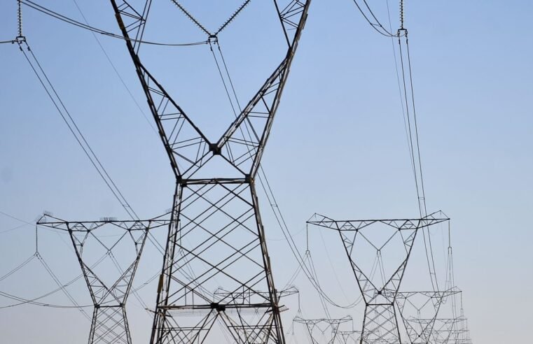 Aneel leiloa cinco lotes de linhas de transmissão de energia