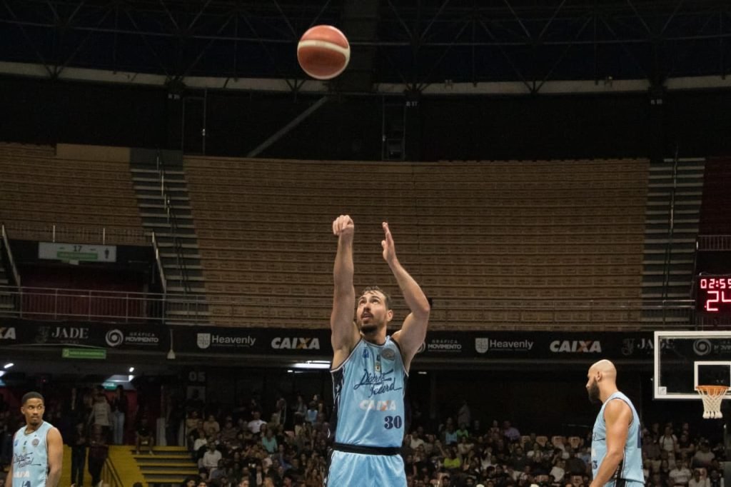Brasília Basquete vence Botafogo e assume quinta colocação no NBB