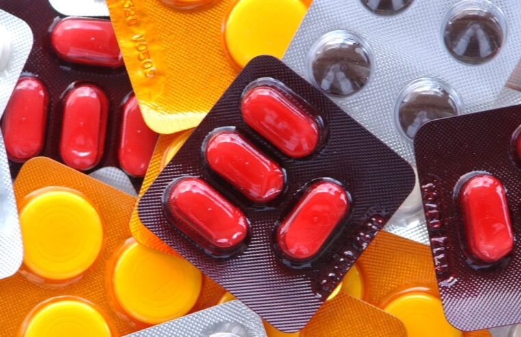 Cmed multa distribuidoras de medicamentos e defende regulamentação