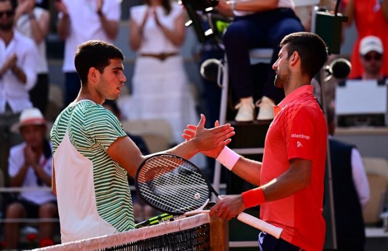 Djokovic e Alcaraz avançam com esforço em Indian Wells