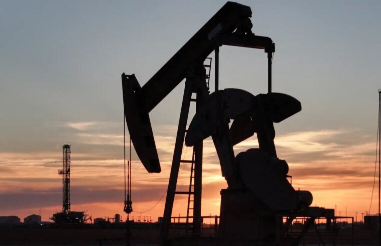 Dólar salta a R$ 5,26, e Bolsa cai 3% com escalada no Oriente Médio