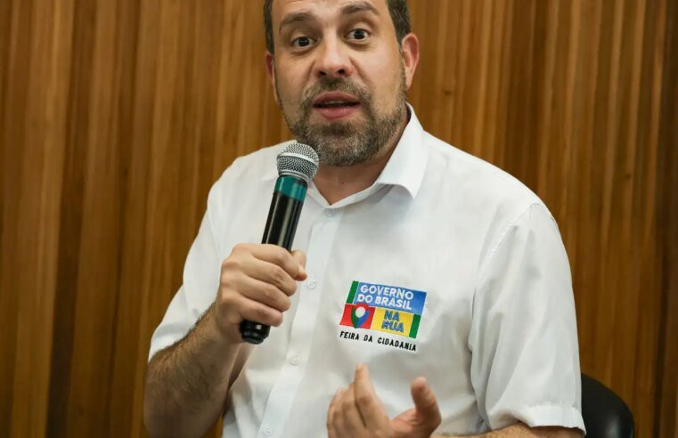 “É banditismo”, diz Boulos sobre aumento de diesel nos postos