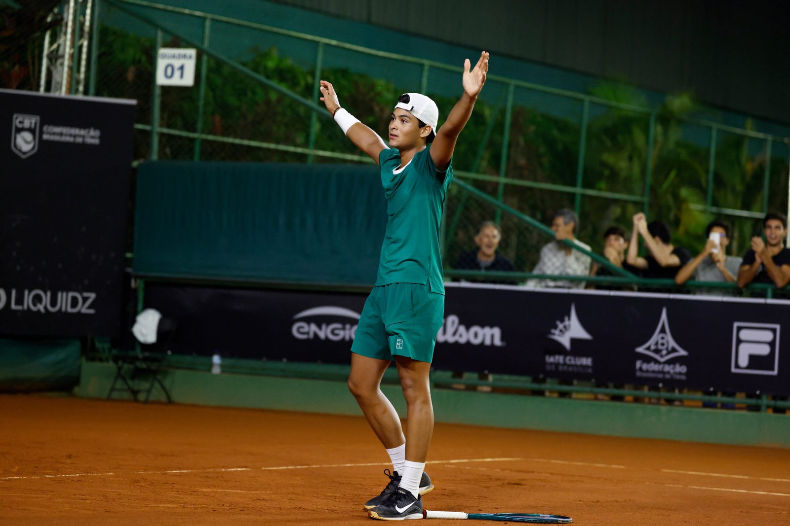 Em casa, Guto Miguel conquista maior vitória da carreira profissional no Brasília Tennis Open