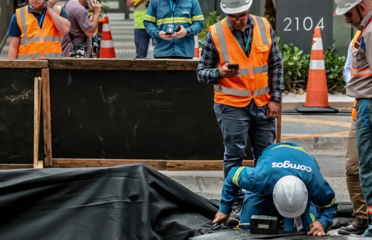 Enel constata gás no buraco aberto por explosão na rua da Consolação