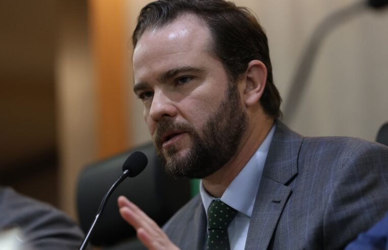 Fazenda pede que Receita Federal automatize declaração anual do IR