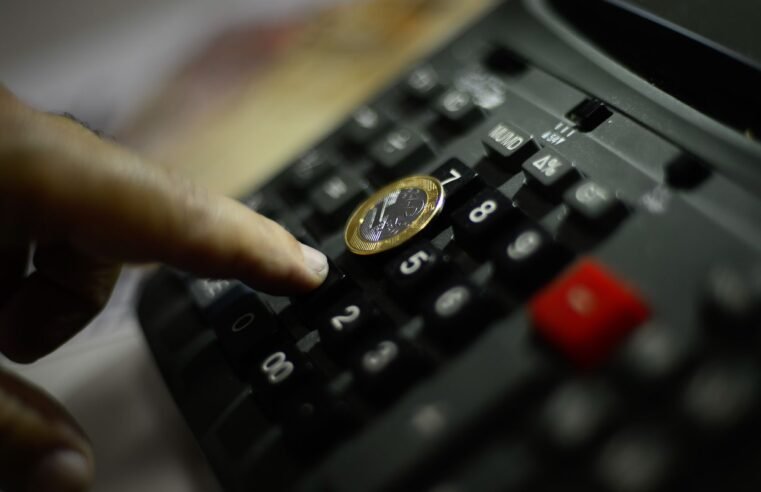 Inflação oficial recua para 3,81%, com variação de 0,7% em fevereiro