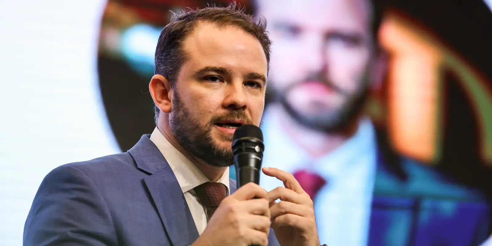 Lula confirma Durigan na Fazenda, após saída de Haddad