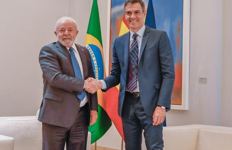 Lula conversa com Pedro Sánchez e confirma viagem à Espanha
