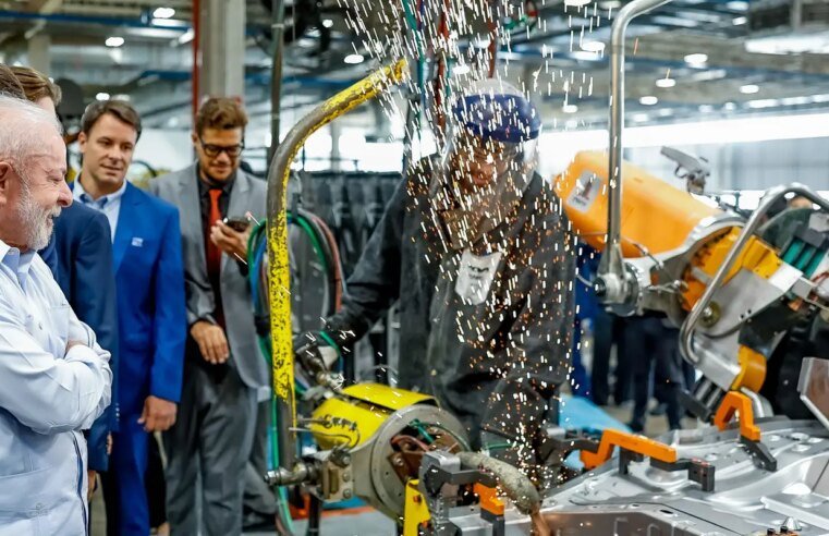 Lula diz que aumento do preço dos combustíveis é injustificável