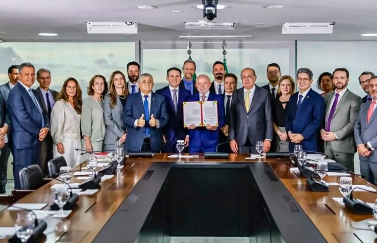 Lula sanciona Lei Antifacção e defende prisão de magnatas do crime