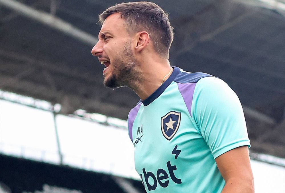 Martín Anselmi vive momento de pressão máxima no Botafogo