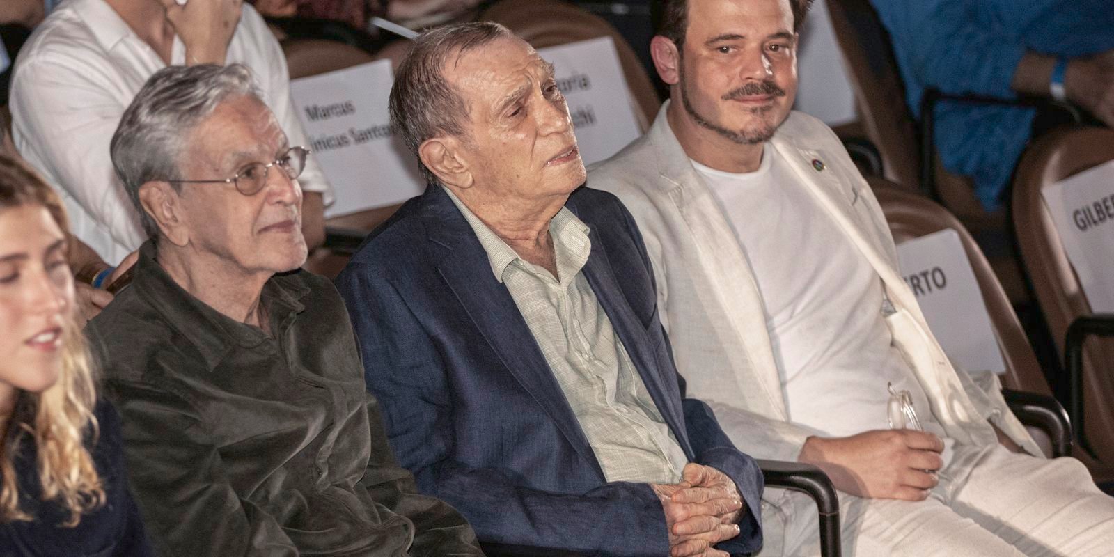 Mautner aposta no Brasil como luz diferente para o mundo, diz Caetano