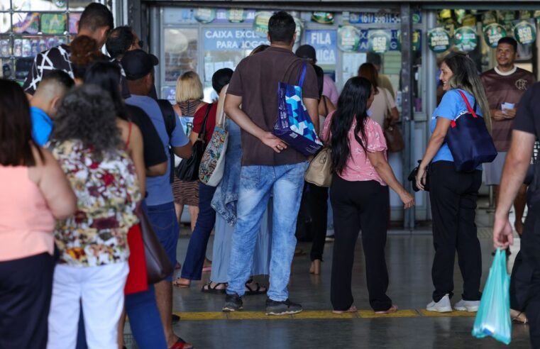 Mega-Sena acumula e prêmio principal vai para R$ 7,5 milhões