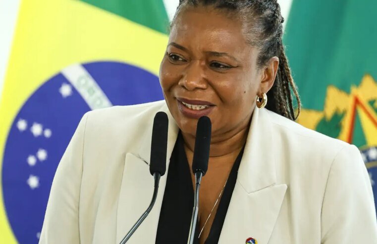 Ministra da Cultura defende investimento em arte e educação