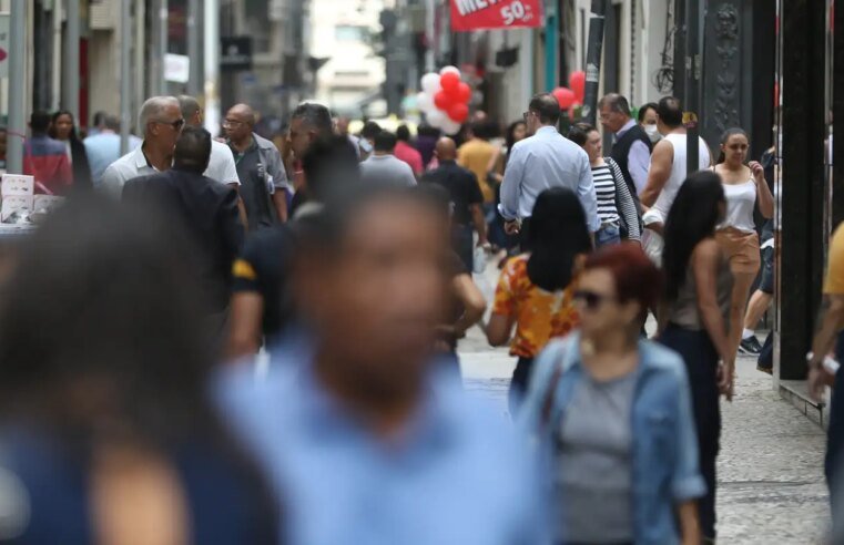 Abono salarial começa a ser pago para nascidos em março e abril