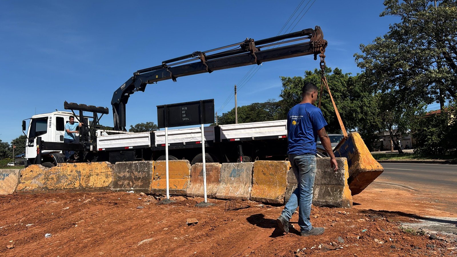 Administração de Ceilândia elimina lixão próximo à UBS 05