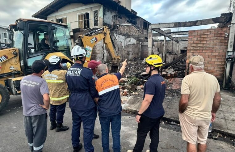 Bombeiros localizam quarta vítima da queda de avião no RS