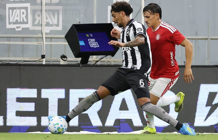 Botafogo e Internacional empatam em 2º tempo com 4 gols no Mané Garrincha