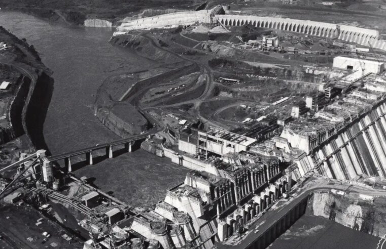 Como a ditadura militar criou um império do ensino privado