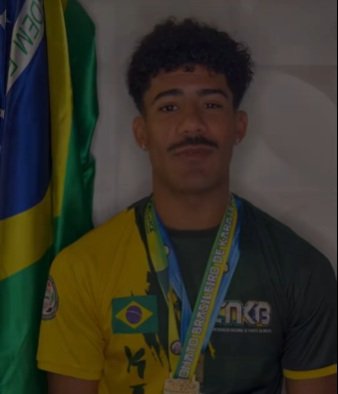 Como o carateca Gustavo Nazário saiu da Cidade Ocidental (GO) para ganhar o mundo