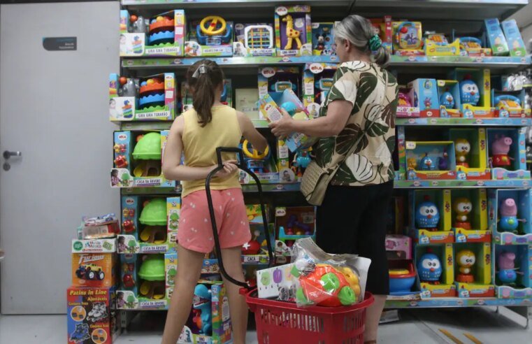 Confiança do Consumidor registra segunda alta consecutiva, diz FGV