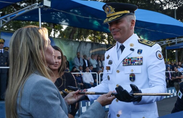Coronel Rômulo Palhares assume comando da PMDF em solenidade com governadora