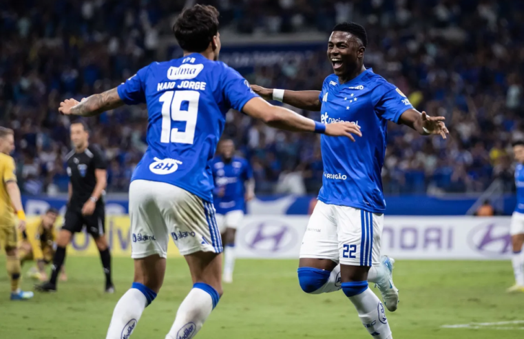 Cruzeiro vence Boca Juniors em jogo tenso e assume liderança do grupo na Libertadores