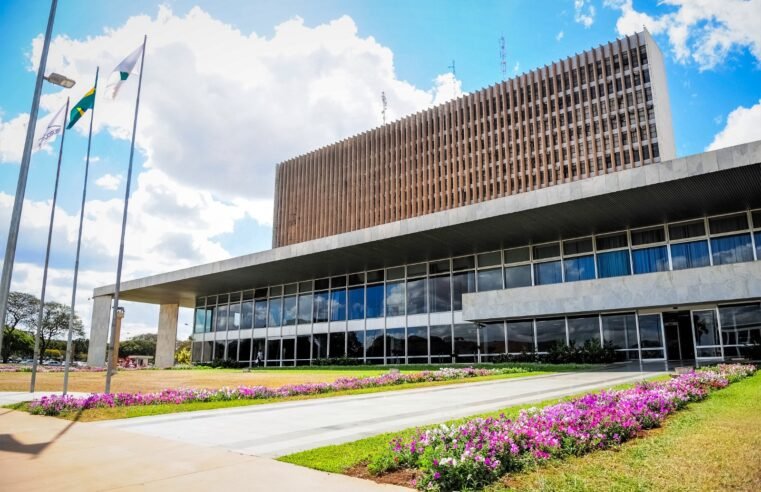 Distrito Federal lidera ranking de transparência em remunerações de servidores